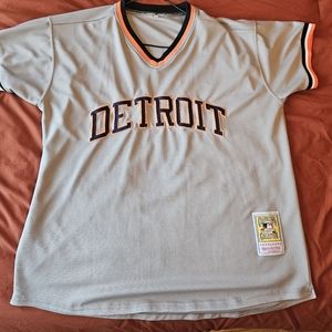 Throwback Detroit Tigers 1980s Allen Trammell Jersey.